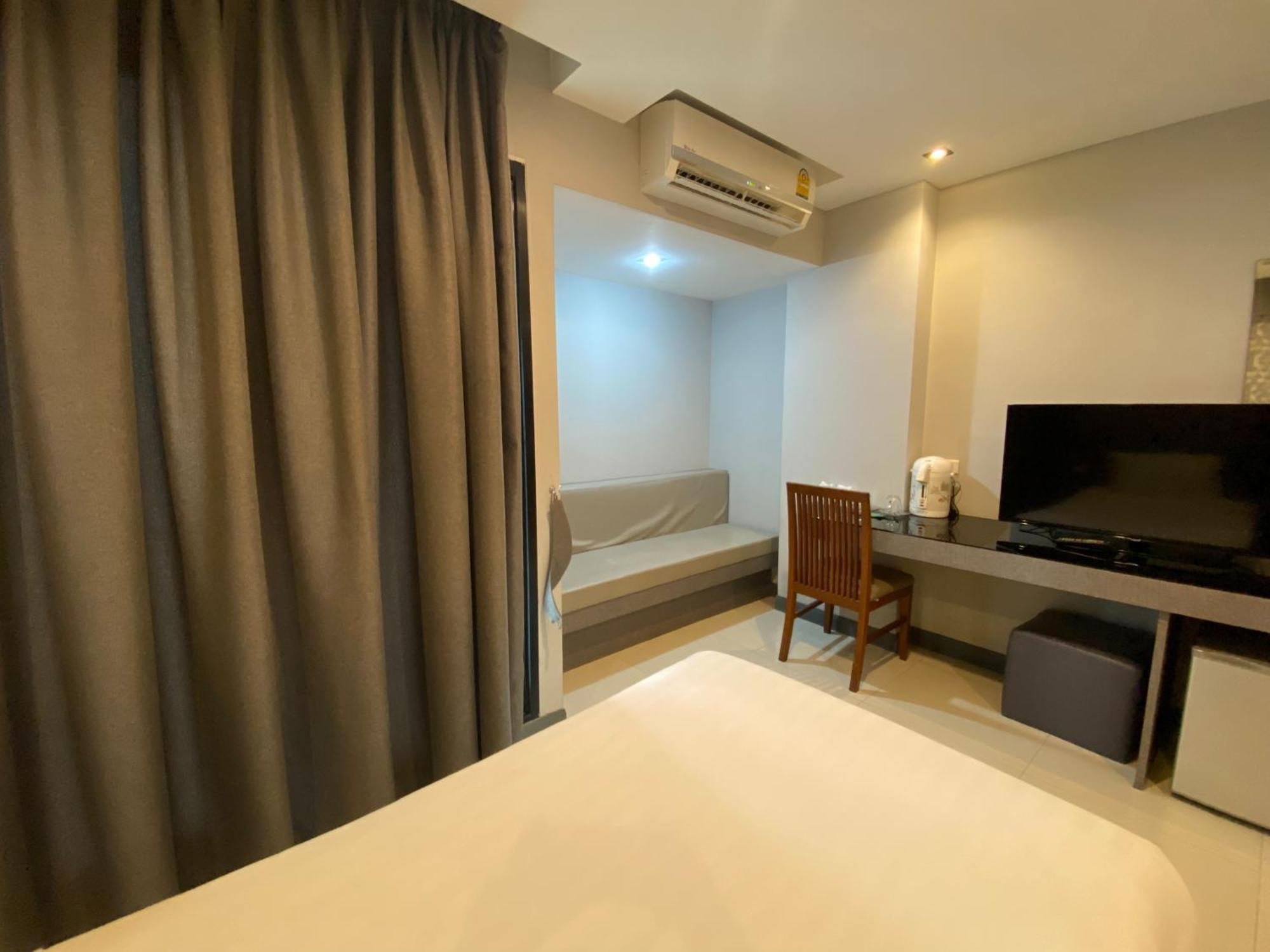 C Hotel Bangna Bangkok Bagian luar foto